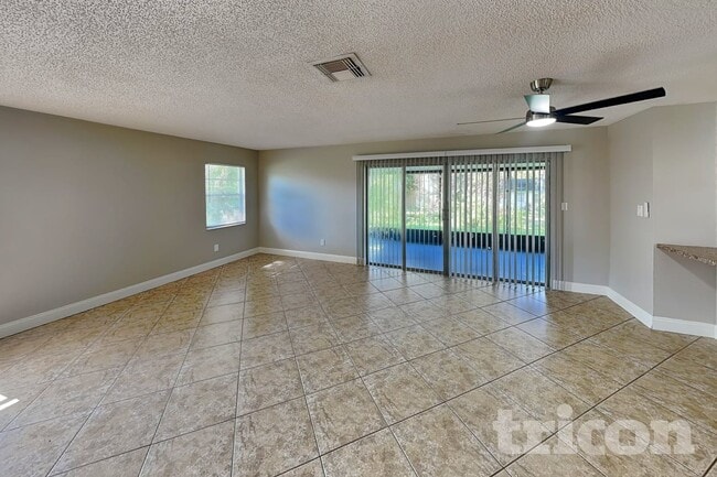 Photo - 1548 Silver Fox Cir
