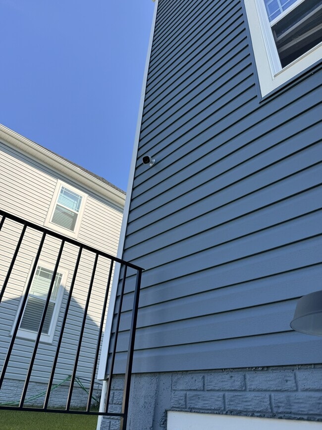 Surveillance Camera - 2907 Bridgewater Dr Unit Basement Apartment