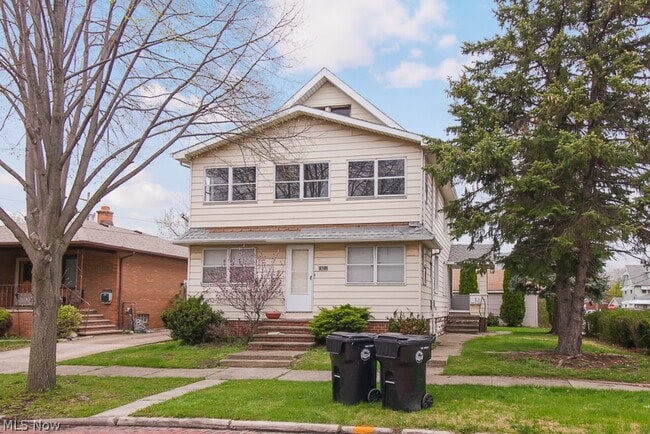 Photo - 19211 Shawnee Ave Unidad 2/UP