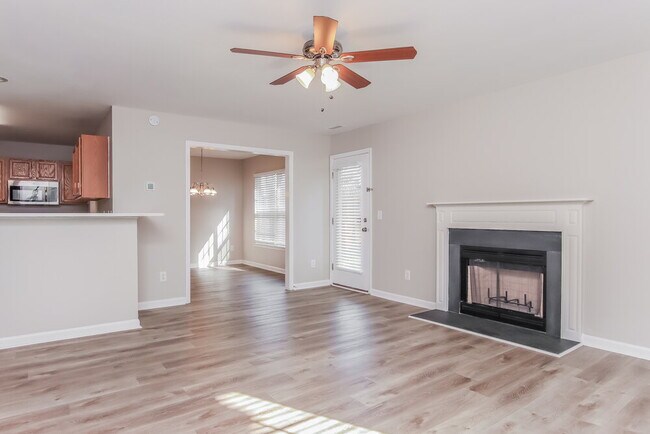 Photo - 1549 Pebble Ridge Dr