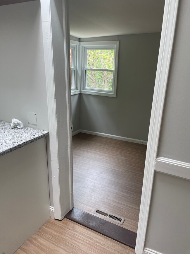 Photo - 31 New Hanover Ave Unit 1st Floor