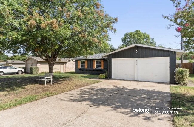 Photo - 819 Wateka Way