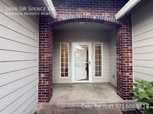 Photo - 1646 SW Spence Ave