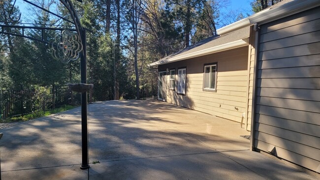 Photo - 18449 Shasta Dam Way