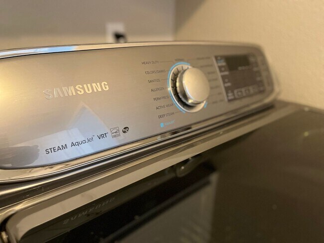 Photo - 4 bedroom, 2 bath - One story rental in Kingwood