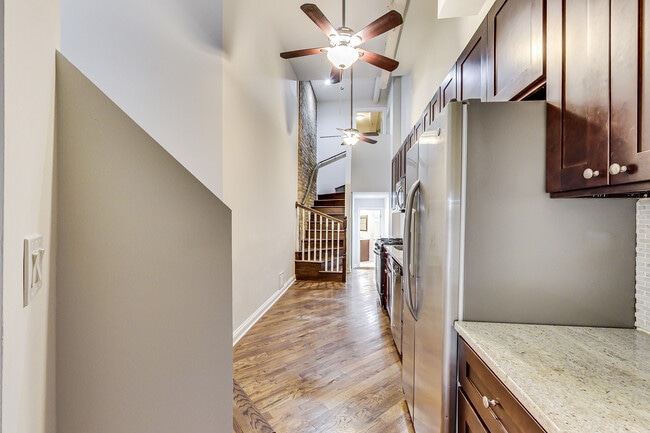 Photo - 1802 N Sheffield Ave Unidad R