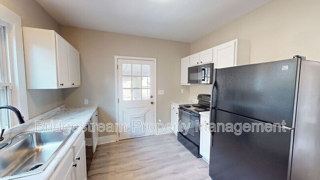 Photo - 2029 Brookline Ave