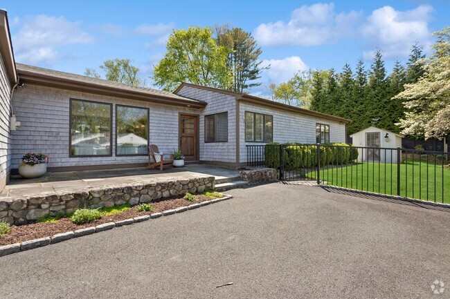 Building Photo - 49 Drumlin Rd Rental