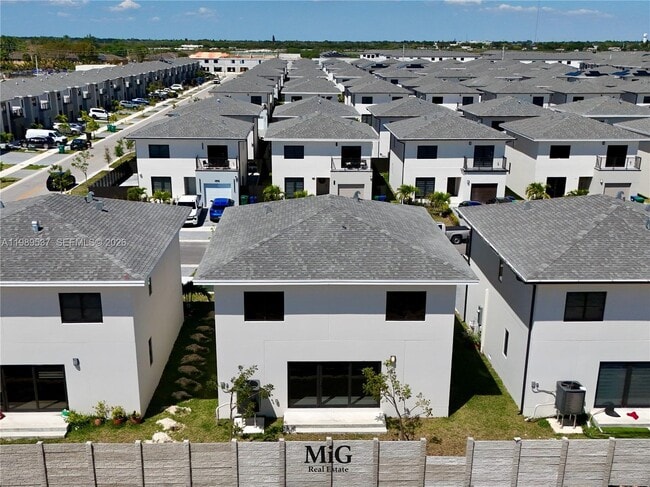 Photo - 1374 NW 1st St