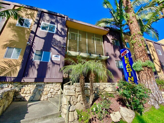 Photo - 351 S. Manhattan Pl