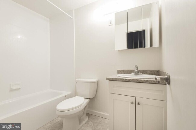 Photo - 1218 Walnut St Unit 404