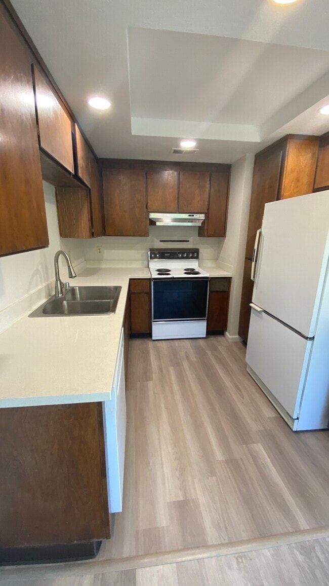 kitchen - 4205 Starboard Ct Unit susan