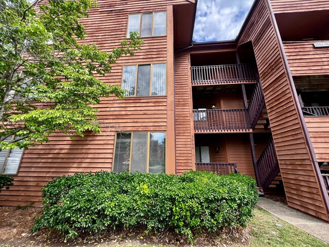 Gorgeous Condo right off Shore Dr, a stree... - Gorgeous Condo right off Shore Dr, a stree...