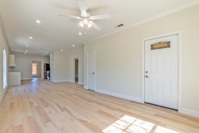 Fully Updated 1910 Craftsman in Mount Auburn | 3BD/2BA Near Lakewood