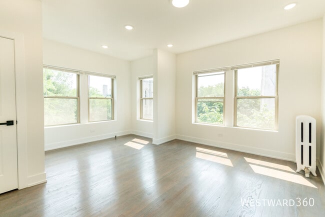 Building Photo - 6201 N Glenwood Ave Unit 6201-3
