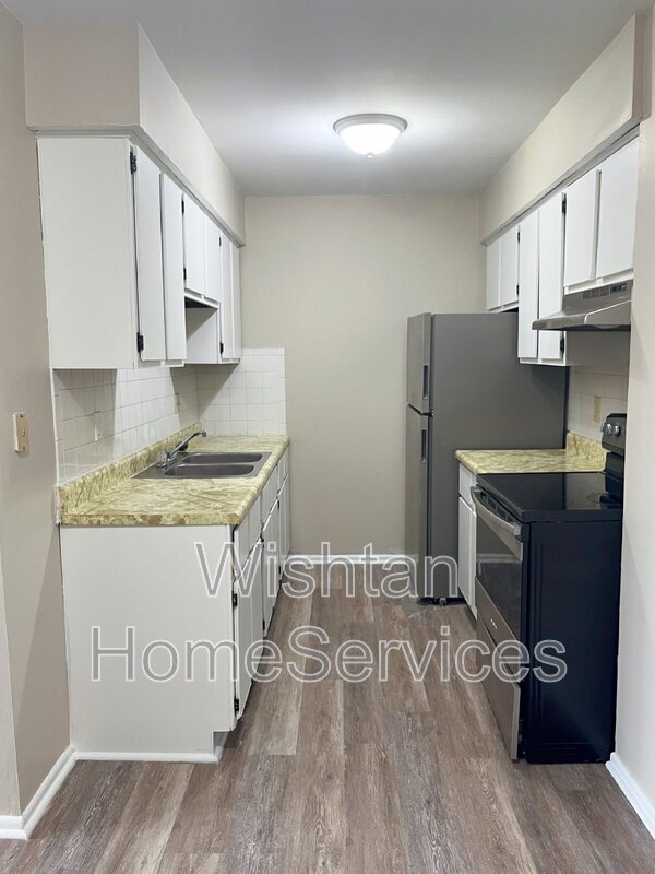 Photo - 203 Charleston Blvd Unit Apt 1