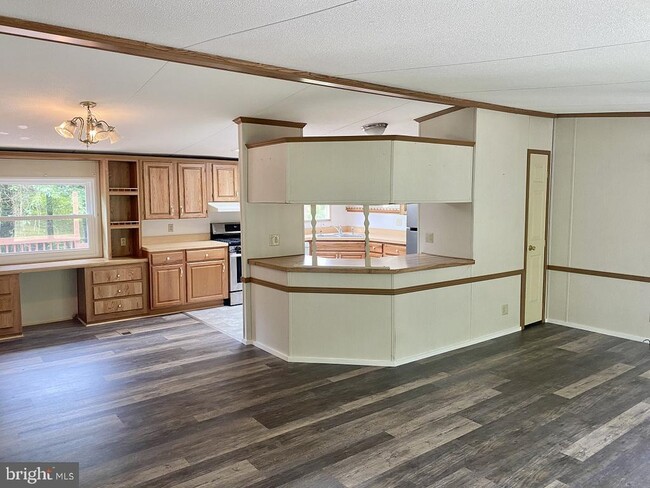 Photo - 746 Sawmill Rd