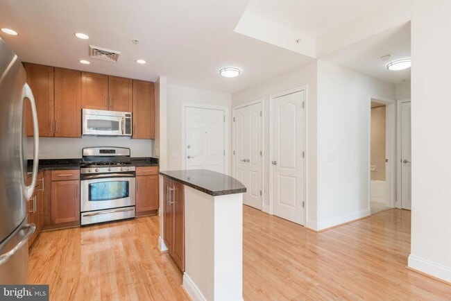 Photo - 525 N Fayette St Unit 420