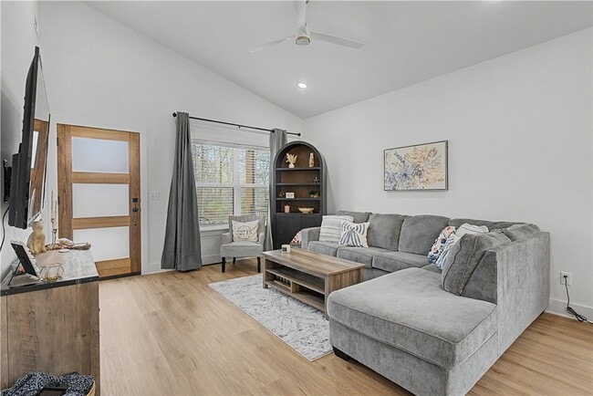 Photo - 20 Kentallen Ln