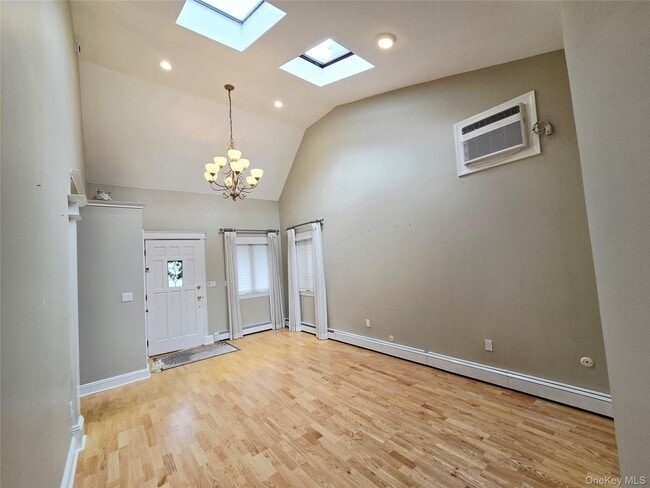 Photo - 104 Choir Ln