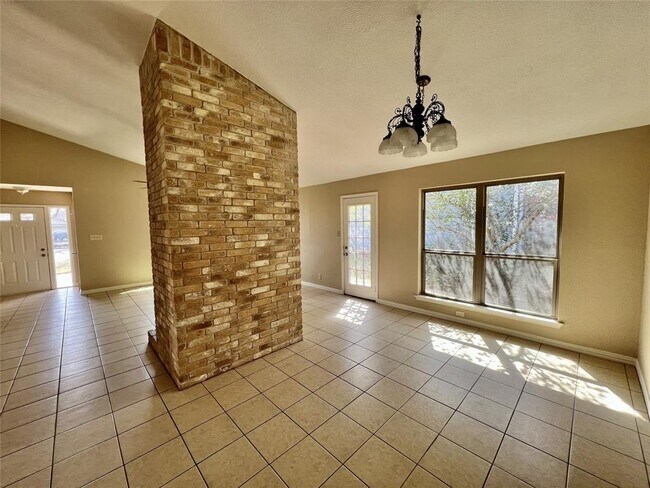 1101 Forest Oaks Path