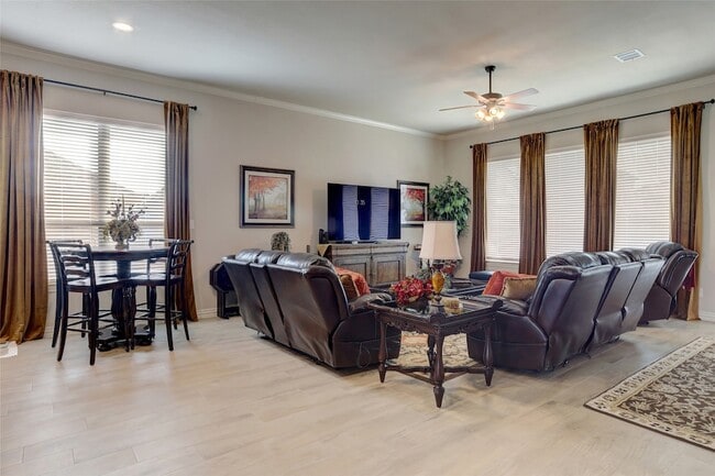 Photo - 207 Michael Dr