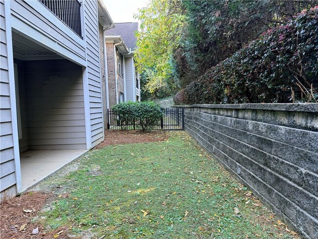 Photo - 210 Fountainhead Ln