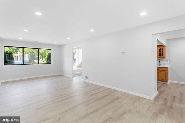 Photo - 36 Viburnum Ln