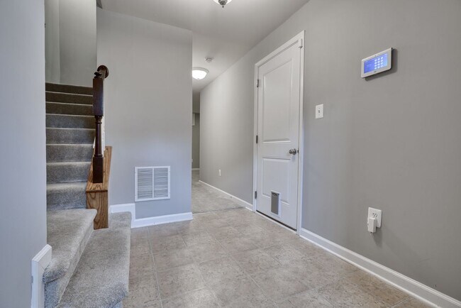 Photo - 7330 MATCHBOX ALY