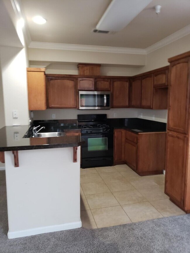 Photo - Shasta View Gardens - 3bd/2.5 ba + Office!