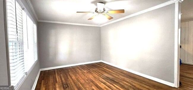 Photo - 2833 Rockcliff Rd SE