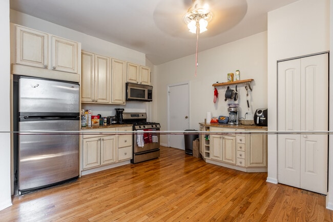 Photo - 2517 N Ashland Ave Unit 3