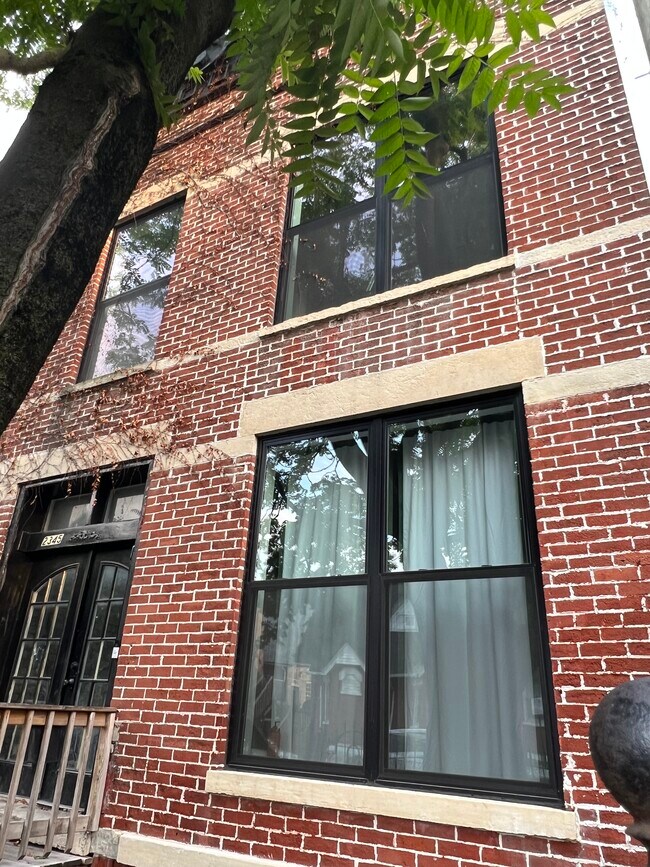 Photo - 2345 W Grenshaw St Unidad Apt 2