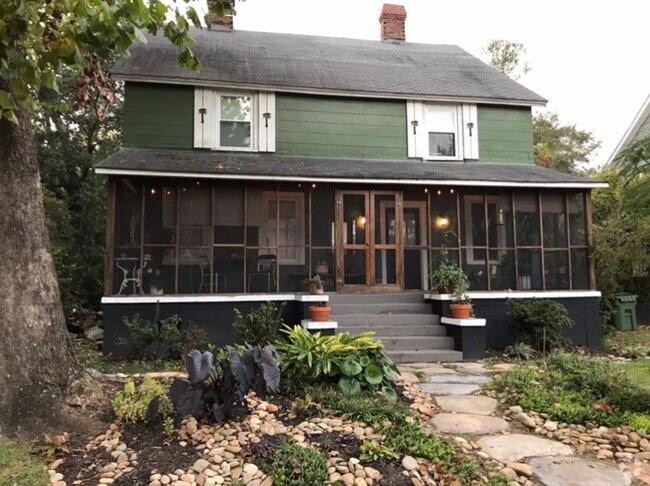 Building Photo - West Columbia House