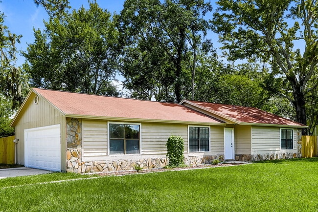2212 Albury Ct