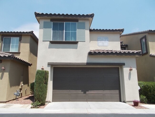 Building Photo - Stylish Summerlin Townhome with Private Co...