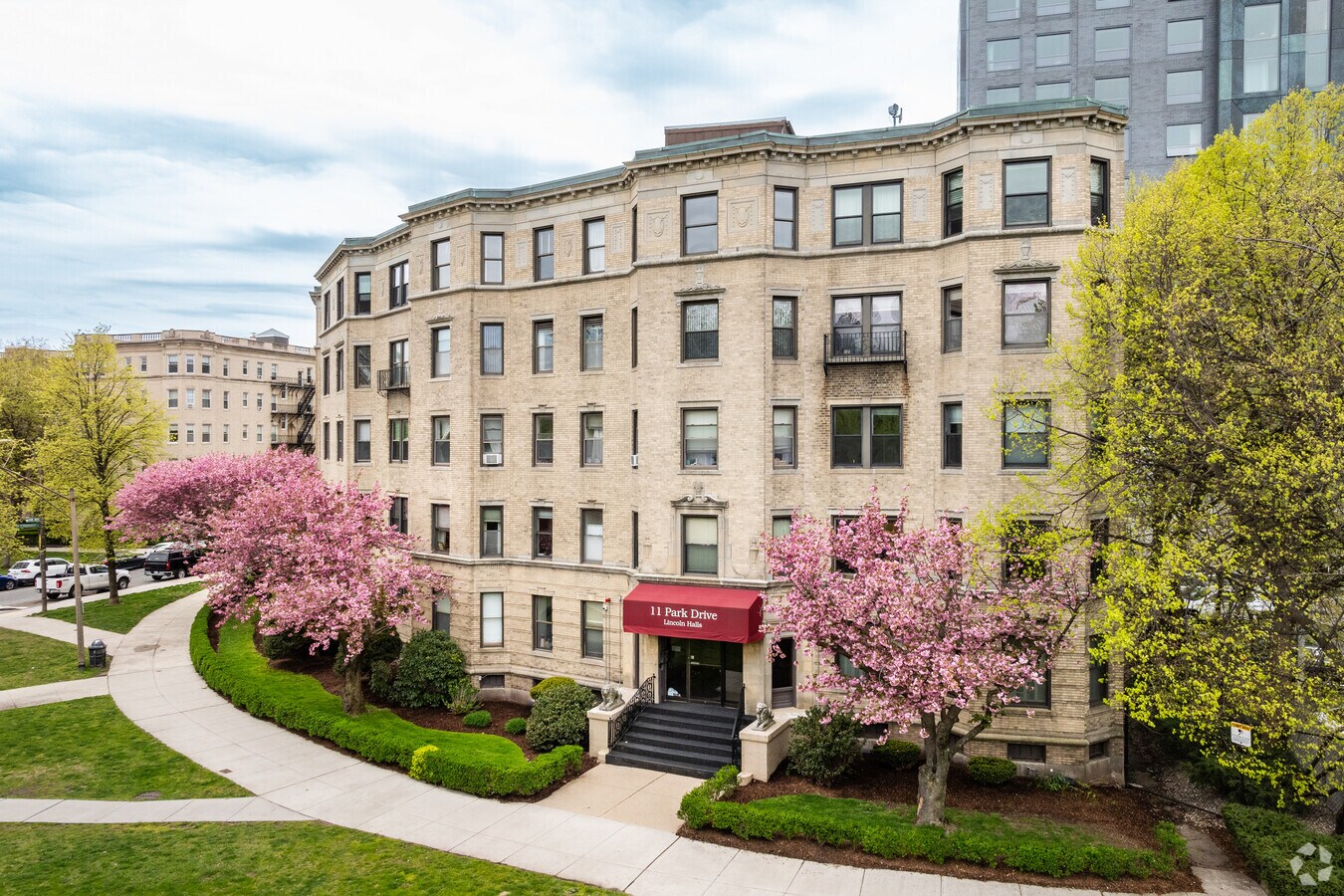 Primary - Lincoln Halls Apartments
