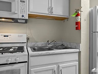 618 Gambell St Unit 31