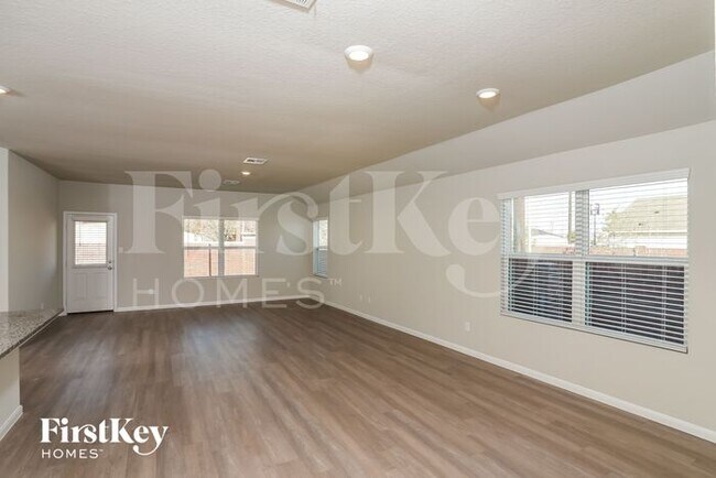 Photo - 1803 Morse Way