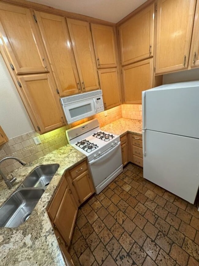 Photo - Nor Cal Realty Inc, 3 bedroom 3 bath townh...