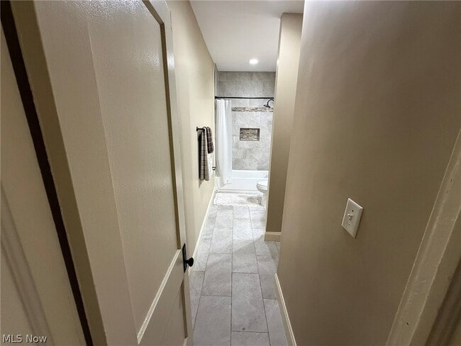 Building Photo - 3186 Euclid Heights Blvd Unit 1