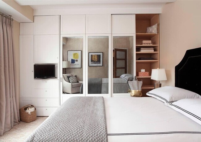 Photo - 117 W 58th St Unit ID408804P