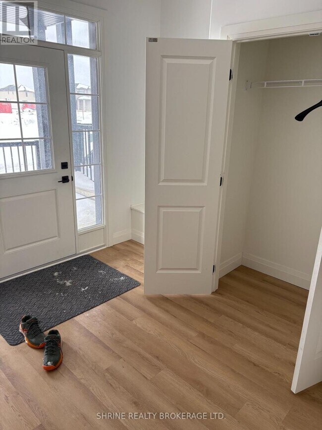 Photo - 235 Kennington Way