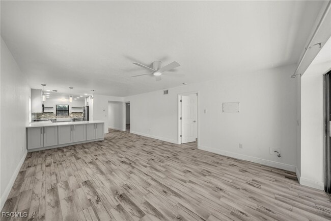 Building Photo - 10022 Oxfordshire Ln SW Unit 106