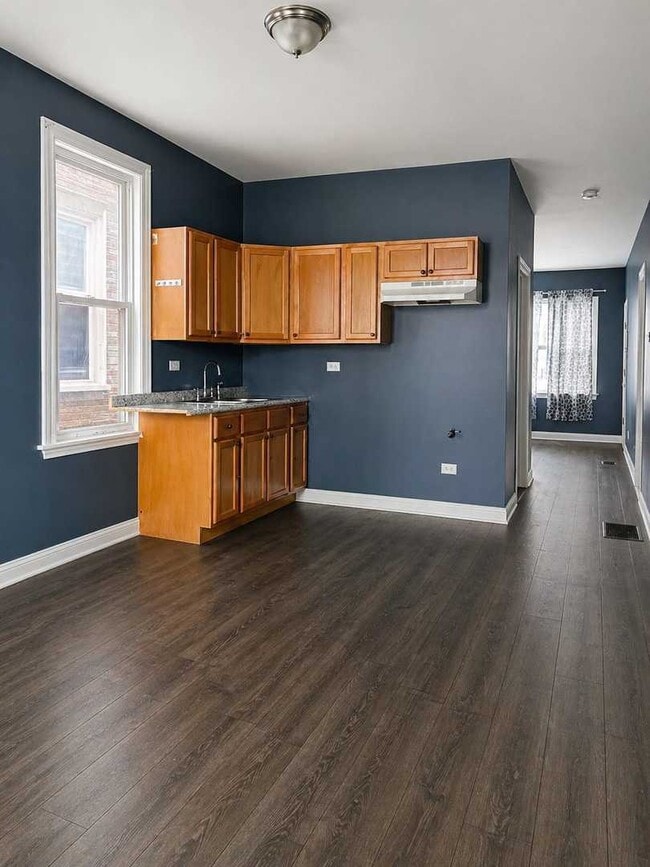 Photo - 2114 W 51st St Unit 1