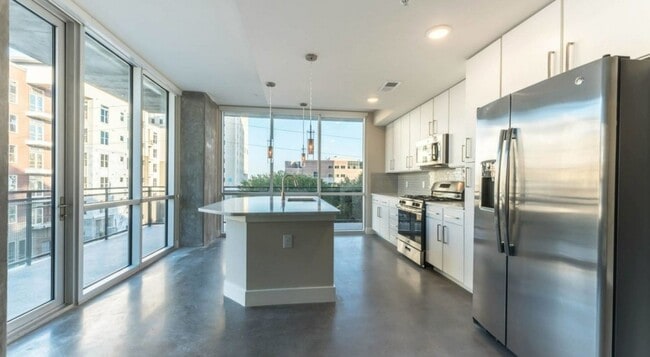 Photo - 1825 San Jacinto St Unit 419