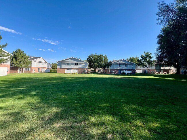 Photo - 3 bed 1.5 bath townhome/condo available soon!