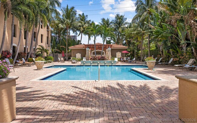 616 Clearwater Park Rd Unidad 1202