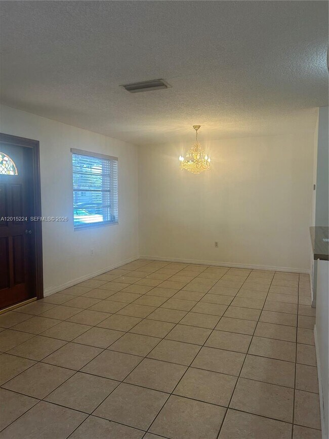 Photo - 6510 SW 20th St Unidad 0