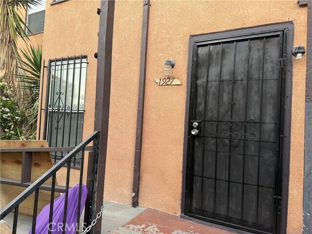 1925 W 35th St
